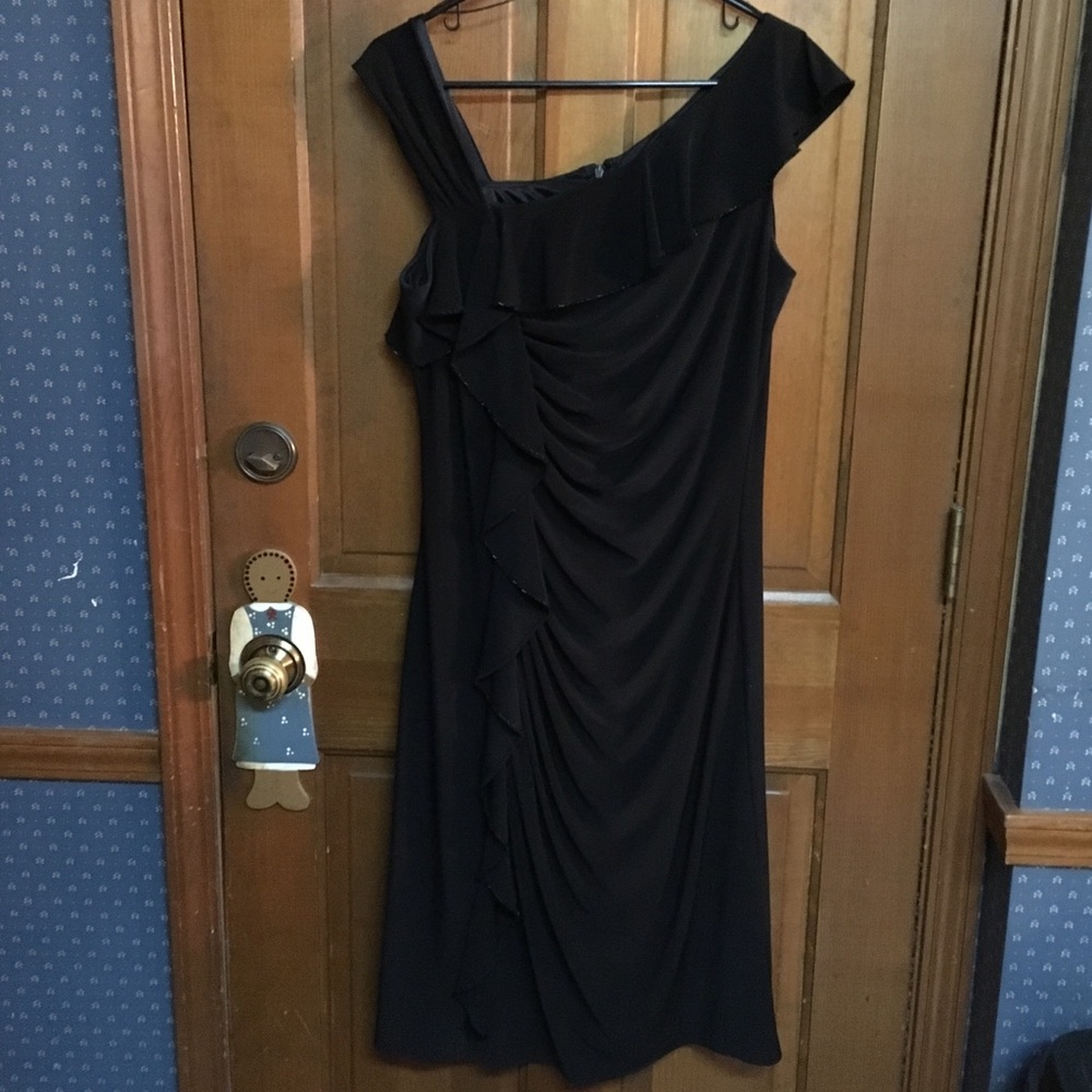 EUC Black Wavy Tiny Sequined Satra Cocktail  Dress